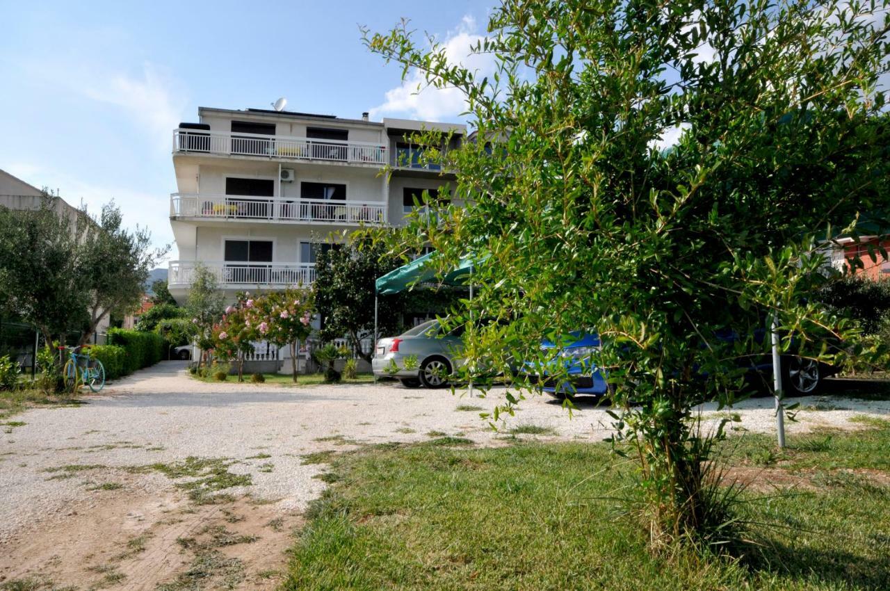 Apartmani Olive Traù Esterno foto